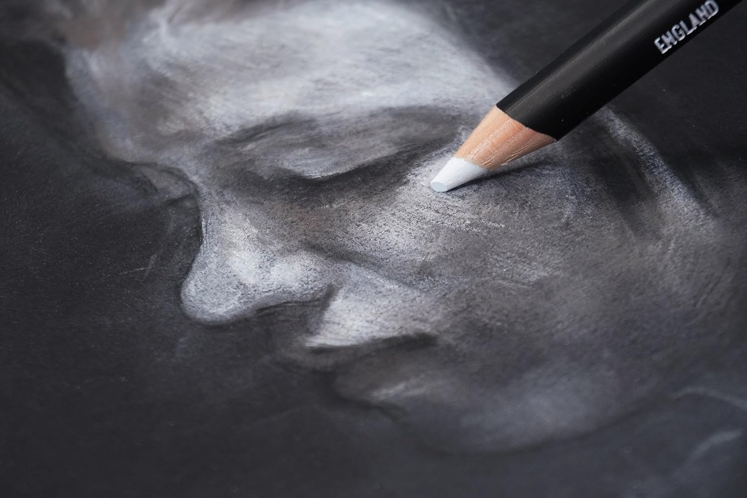 Derwent A4 Black Paper Mixed Media Pad, (12 Sheets, 300 GSM)