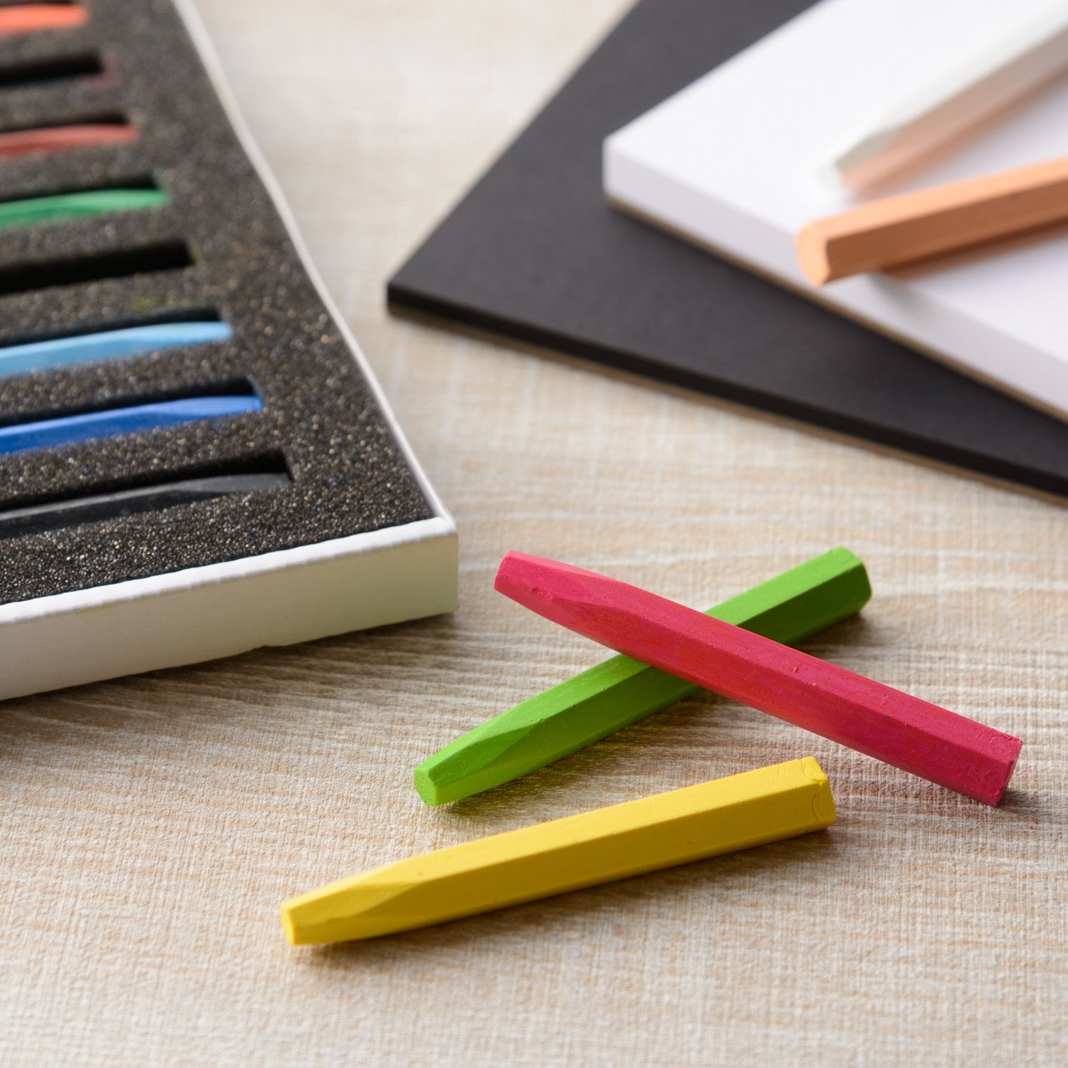 Derwent Academy Oil Pastels (Set of 12)